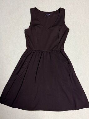 GAP Black V-Neck Sleeveless Mini Dress pockets size 6 fit & flare EUC